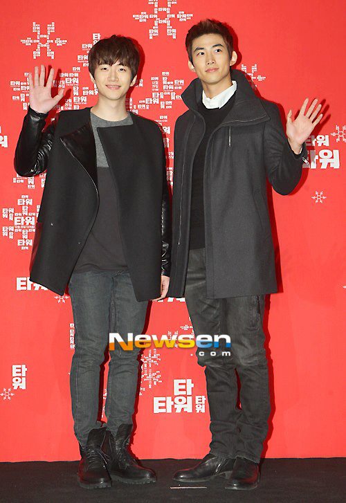 [19.12.12] [PICS] Taecyeon et Junho présents à la Première du film 'Tower' 319