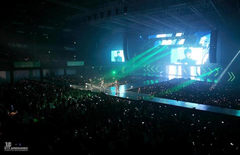 [09.12.12] [PICS] Concert ‘What Time Is It?’ à Jakarta 77