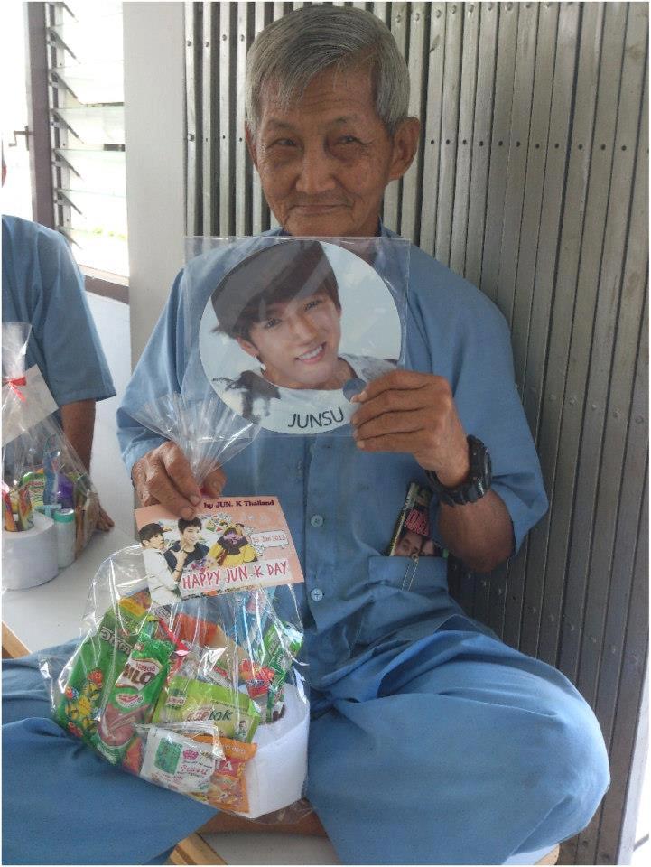 [13.01.13] Les fans de Jun.K ont fait un don pour célébrer son anniversaire 194