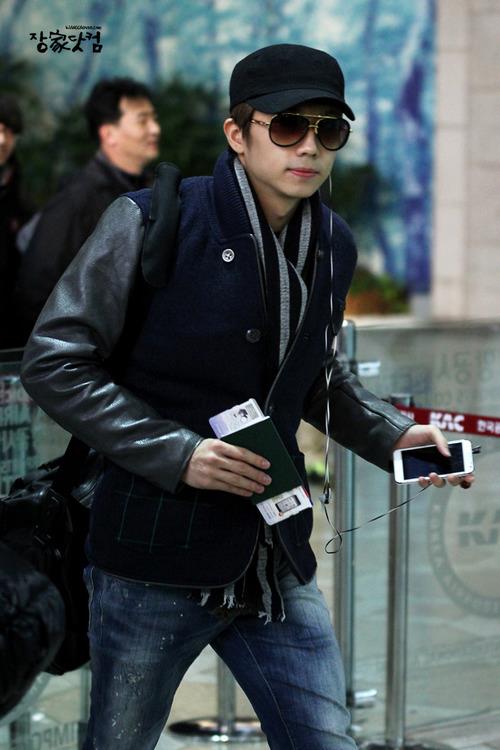 [07.02.13] [PICS] 2PM à l’aéroport de Gimpo (départ pour le Japon) 101