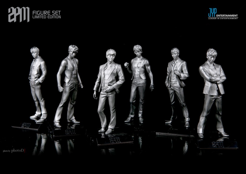[20.02.13] [PICS] Les figurines 2PM 108