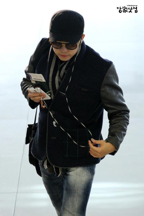 [07.02.13] [PICS] 2PM à l’aéroport de Gimpo (départ pour le Japon) 82
