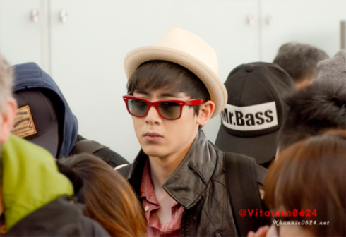 [29.03.13] [PICS] 2PM à l’aéroport d'Incheon (départ pour la Chine) 12