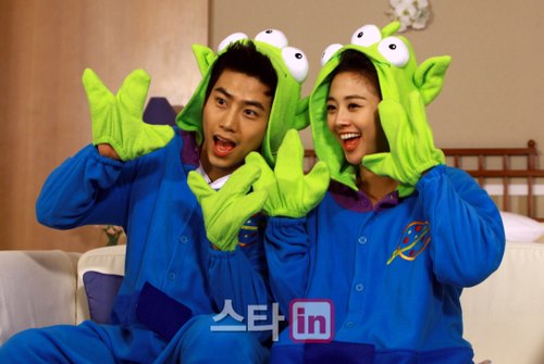 [06.03.13] Photos officielles de Taecyeon et Guigui dans l'émission 'We Got Married' 129