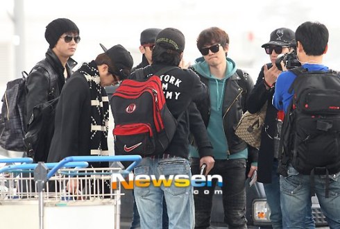 [08.03.13] [PICS] 2PM à l’aéroport d’Incheon (départ pour Jakarta) 140