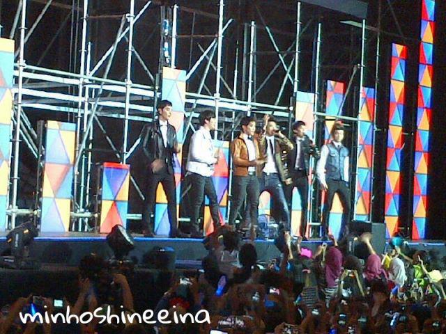 [09.03.13] [PICS] Music Bank à Jakarta 159