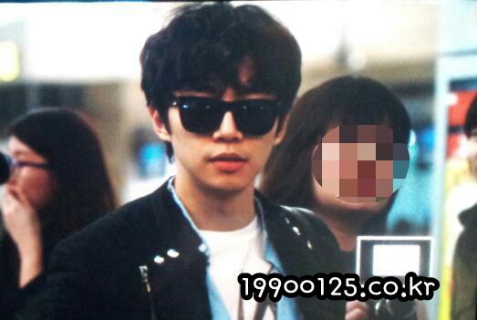 [01.03.13] [PICS] 2PM (sans Chansung) l’aéroport d’Incheon (départ pour les Philippines) 19