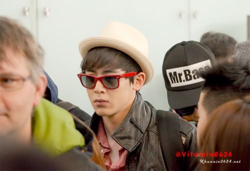 [29.03.13] [PICS] 2PM à l’aéroport d'Incheon (départ pour la Chine) 2