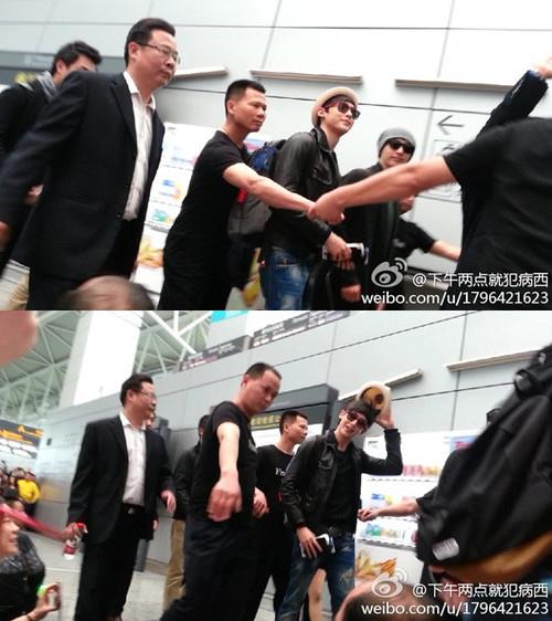 [31.03.13] [PICS] 2PM à l’aéroport de Guangzhou (retour en Corée) 2104