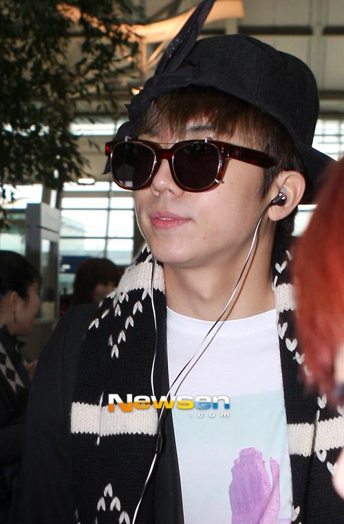 [08.03.13] [PICS] 2PM à l’aéroport d’Incheon (départ pour Jakarta) 318