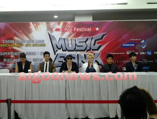[09.03.13] [PICS] Music Bank à Jakarta: Conférence de presse 320