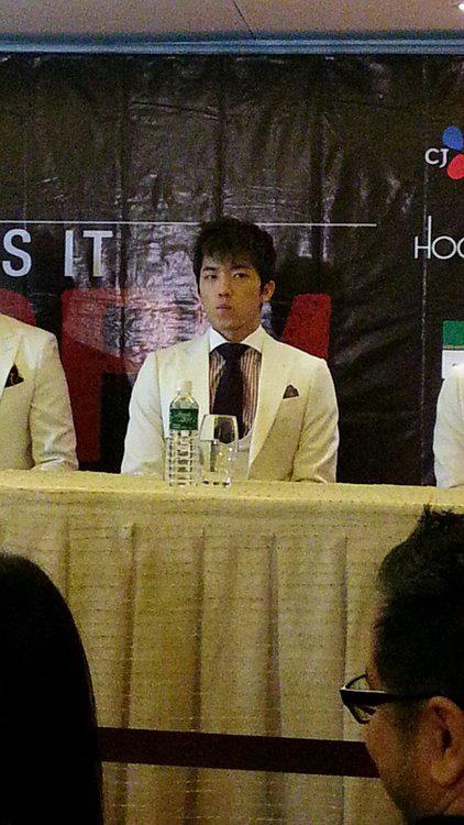 [01.03.13] [PICS] Conférence de presse à Manille pour le concert ‘What Time Is It?’ (sans Chansung) 51