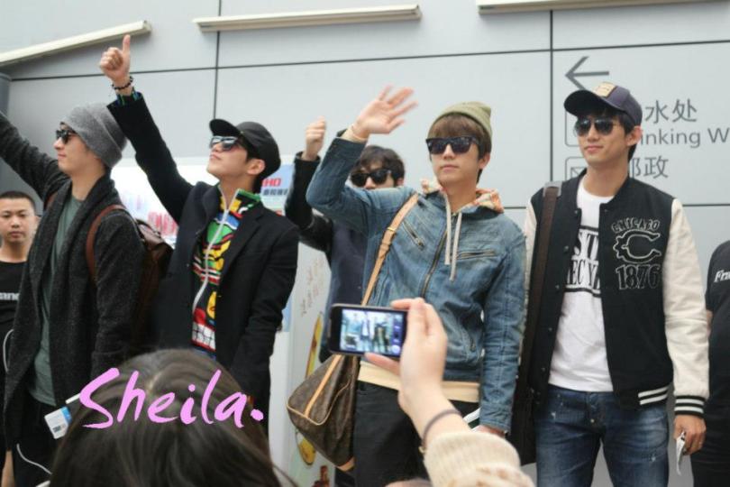 [31.03.13] [PICS] 2PM à l’aéroport de Guangzhou (retour en Corée) 538