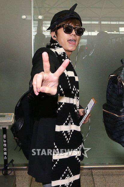 [08.03.13] [PICS] 2PM à l’aéroport d’Incheon (départ pour Jakarta) 613