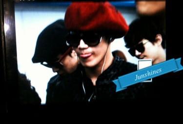 [01.03.13] [PICS] 2PM (sans Chansung) l’aéroport d’Incheon (départ pour les Philippines) 7