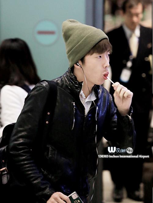 [03.03.13] [PICS] 2PM (sans Chansung) à l’aéroport d’Incheon (de retour des Philippines) 75