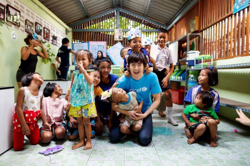 [09.04.13] Photos officielles de 'Friends of UNICEF' avec Nichkhun 612